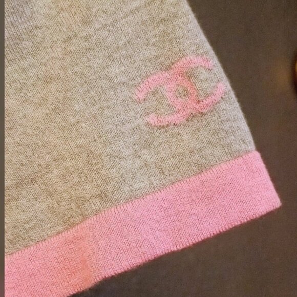 CHANEL size 34 Top / Shirt '08P Pink CC with CC buttons - Picture 8 of 16